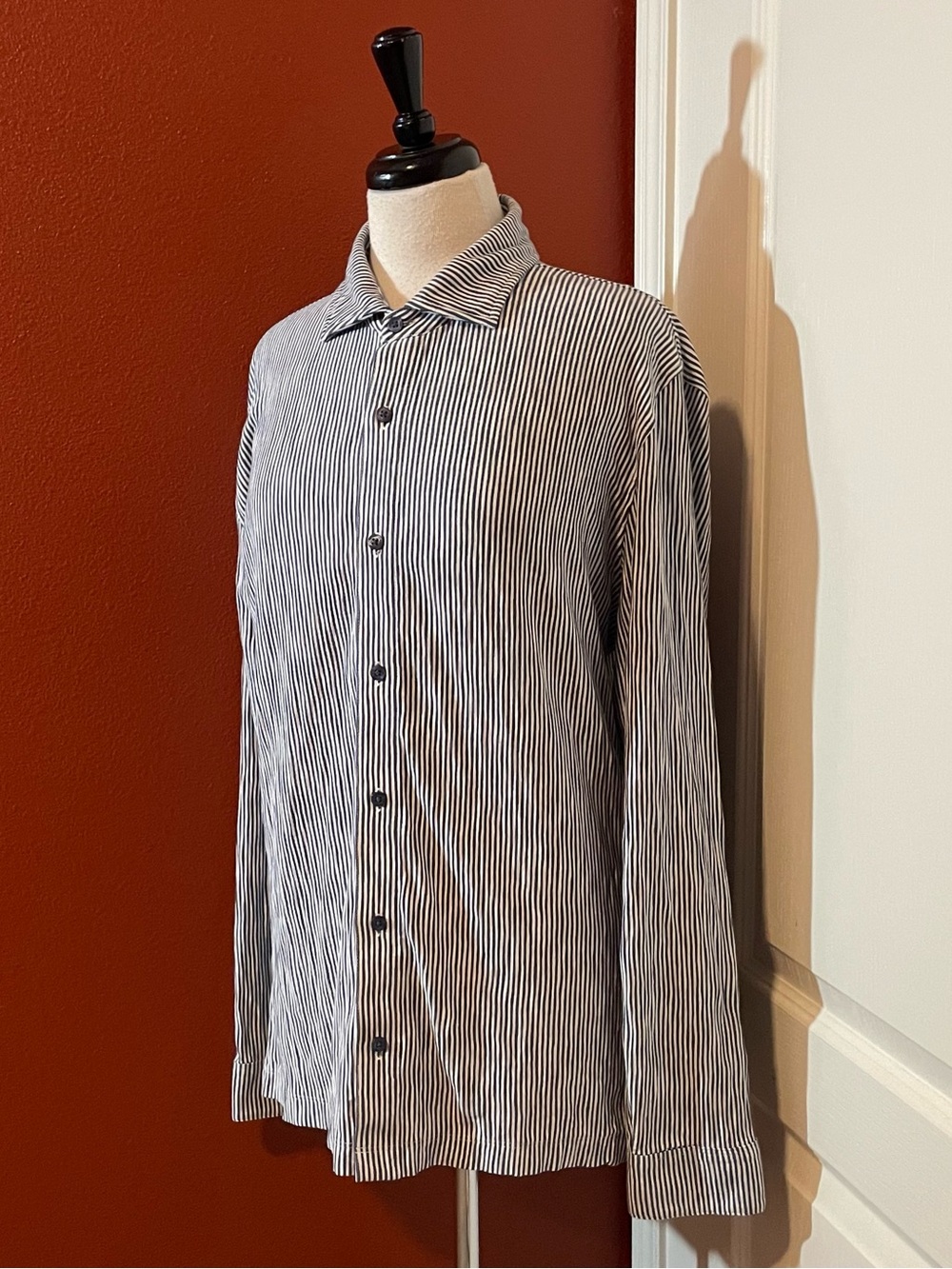 Left Coast Tee Men’s Classic Striped Shaped Fit Button Down Long Sleeve Shirt